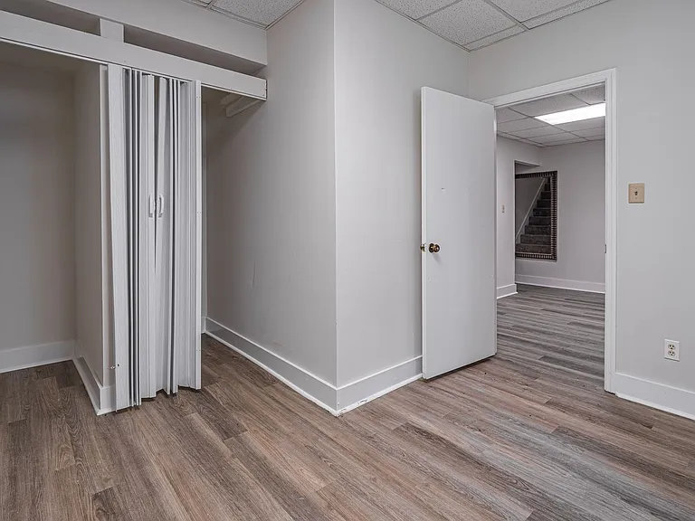 2402 Betsy Ct SW — Photo 35