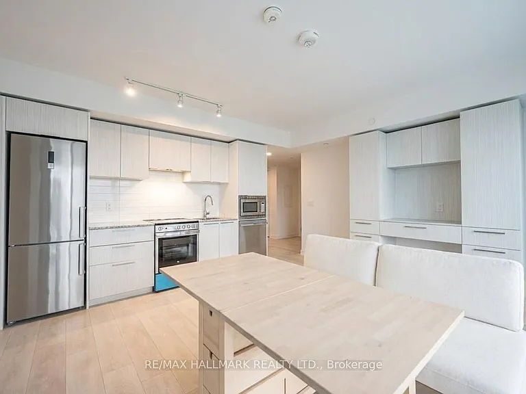 501 Yonge St #3202 — Photo 8