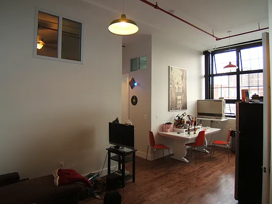 Rented by Joel Weisz, LREB | media 29