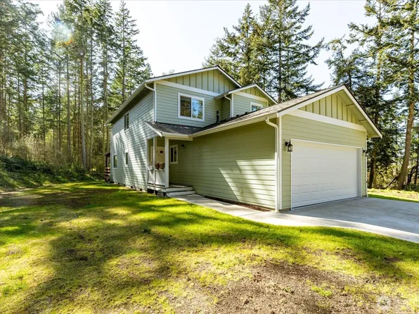 1035 W Starflower Road, Oak Harbor, WA 98277