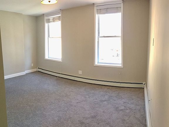 3rd image of 4268 Hunter St Fl 4