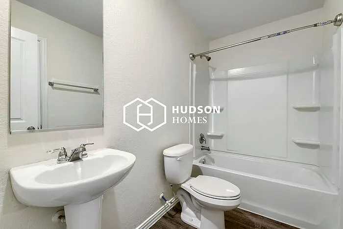 574 Morningview Dr — Photo 11