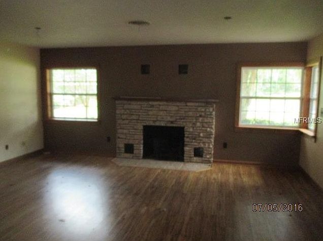 2nd image of 120 E Palmetto Ave