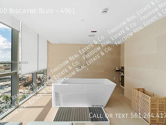 4th image of 900 Biscayne Blvd APT 4901