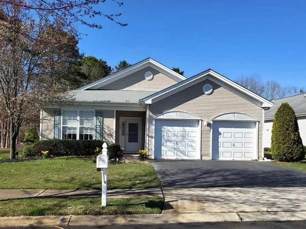 100 Newcastle Ct, Galloway, NJ 08205