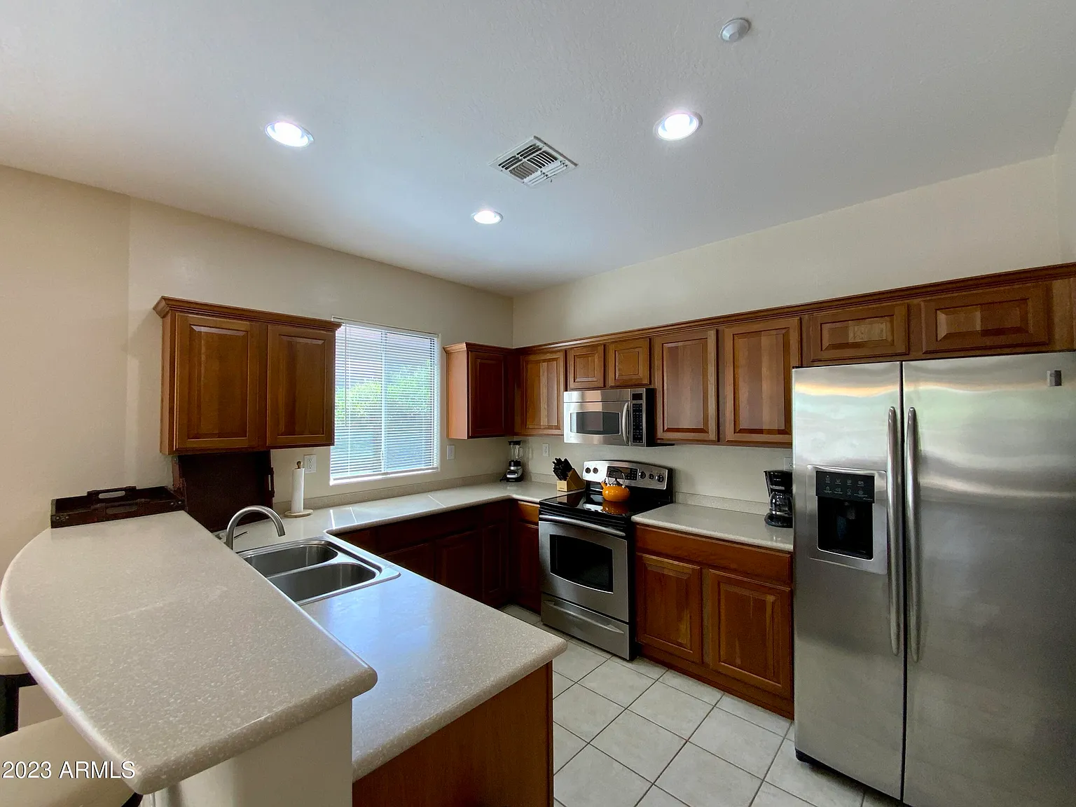 3 bed, 2.0 bath, 1454 sqft, $2,250 — Photo 2