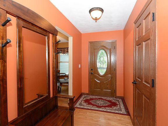 4th image of 1203 Larchmont Dr