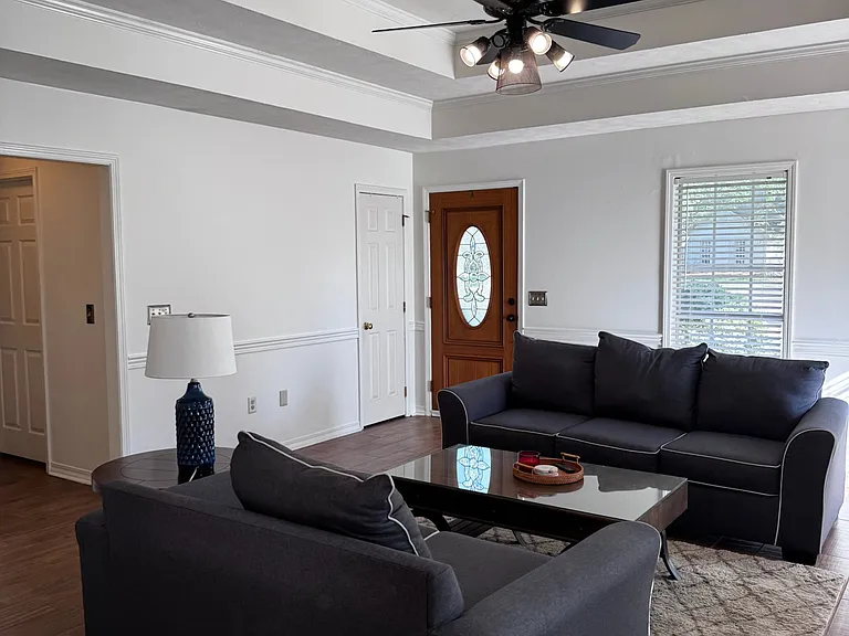 602 Huntington Dr — Photo 5