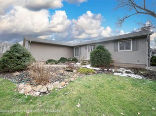 8901 W Scenic Lake Dr, Laingsburg, MI 48848