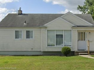 29535 Sheridan St, Garden City, MI 48135