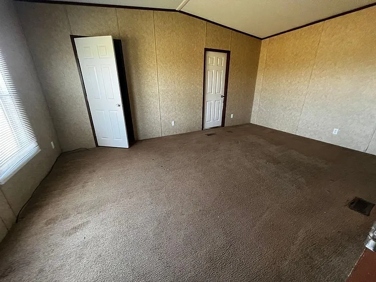 18352 Wilber Rd — Photo 10