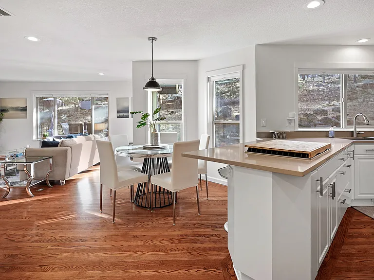1207 Foxwood Pl — Photo 11