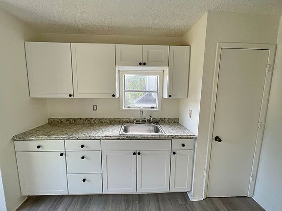3rd image of 830 S Tennessee Ave #209-1/2