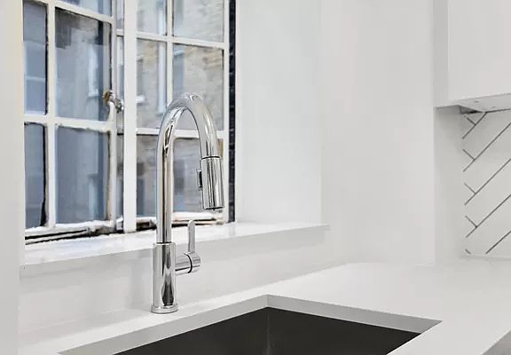 5th image of 333 E 43rd St APT 501