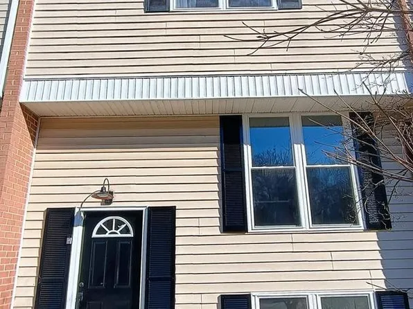 6 Rose Petal Ct, Baltimore, MD 21234