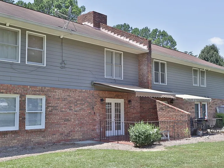 104 Montclair Dr — Photo 40