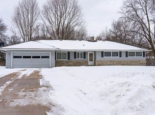 9017 Wildwood Ave, Saint Bonifacius, MN 55375