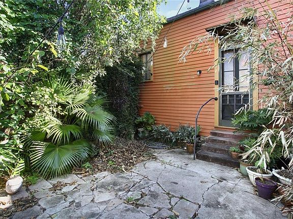 5th image of 827 Marigny St