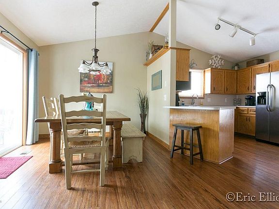 5th image of 3901 Brookfield Dr