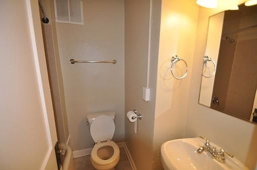 3rd image of 1720 E Denny Way APT 102