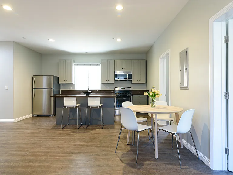 1176 W 24th St #4 — Photo 12