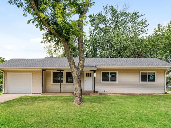140 Strese Ln, Apple Valley, MN 55124