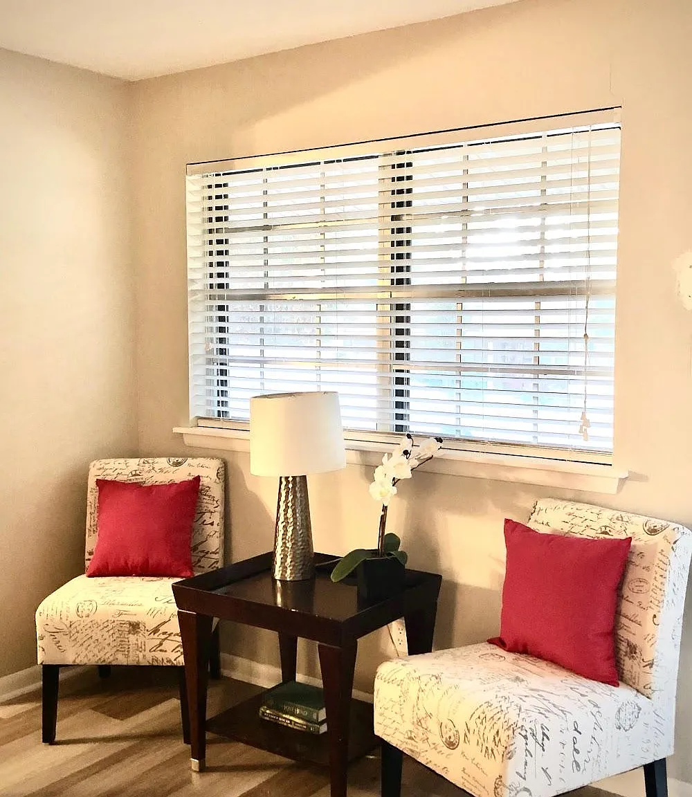 301 Latona Ln — Photo 2