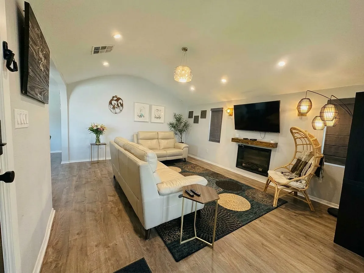 3 bed, 1381 sqft, $4,250 — Photo 3