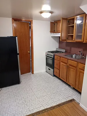 Rented by Tip Top Realty Corp | media 2