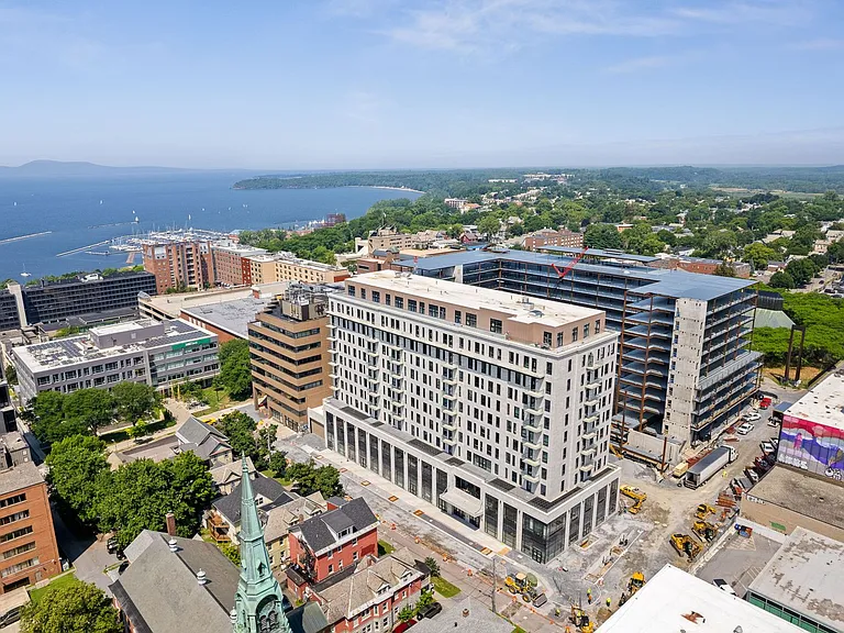 Bank Street Apartments at Burlington Square — Photo 4