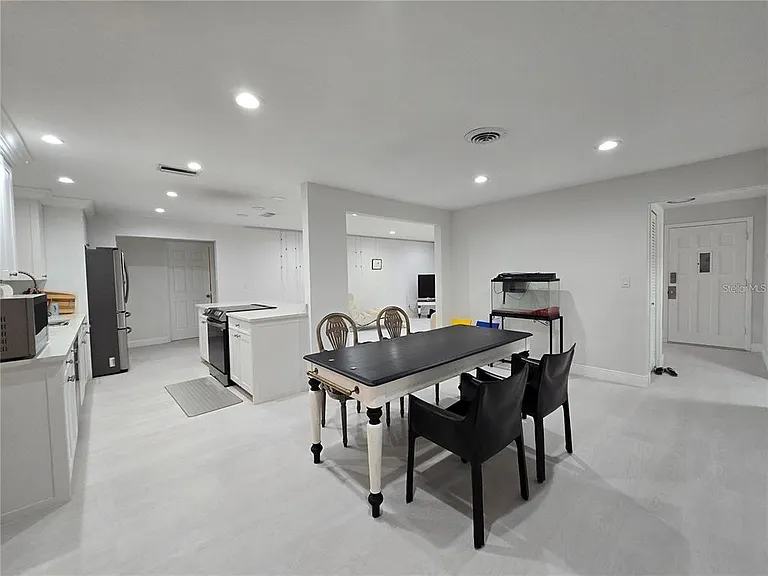 1028 Chinaberry Rd — Photo 8