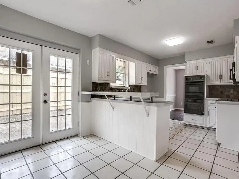 726 Cottonwood Cir — Photo 18