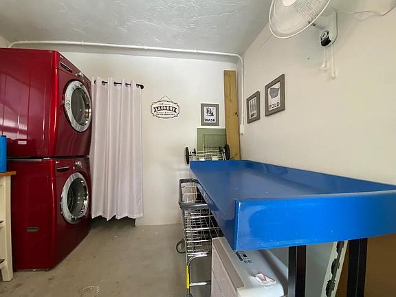 4th image of 3730 Oak Ave