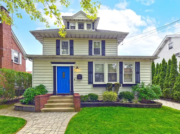 121 Verbena Ave, Floral Park, NY 11001