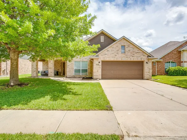 732 Evergreen Ct, Burleson, TX 76028
