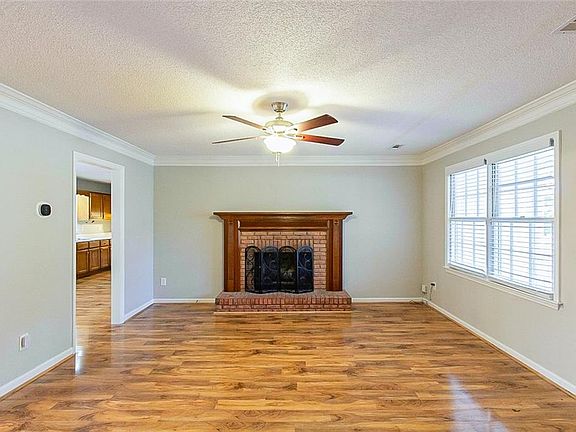 3rd image of 166 Stanbrough Dr