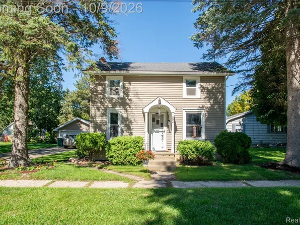 402 W Fitzgerald St, Durand, MI 48429
