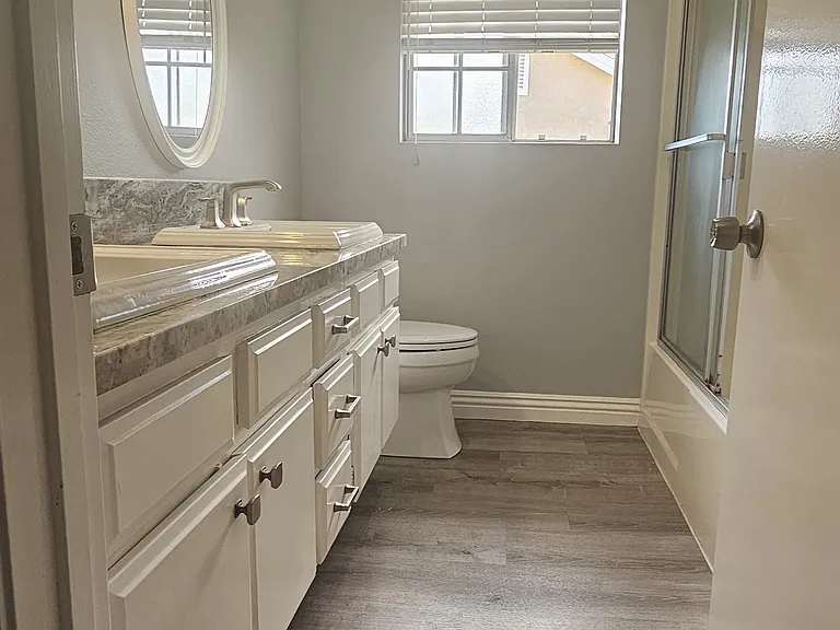 Master bedroom Bathroom