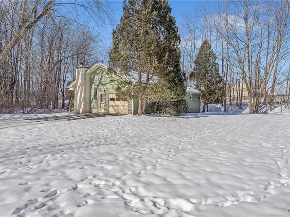 31 Gettman Dr, Baldwinsville, NY 13027