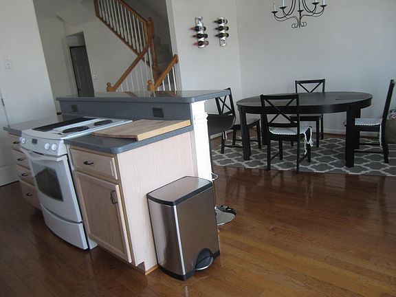 5th image of 101 Oak Leaf Dr