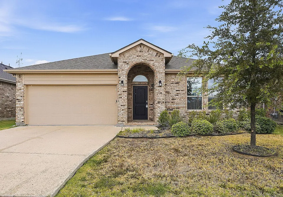 1121 Pierz Dr