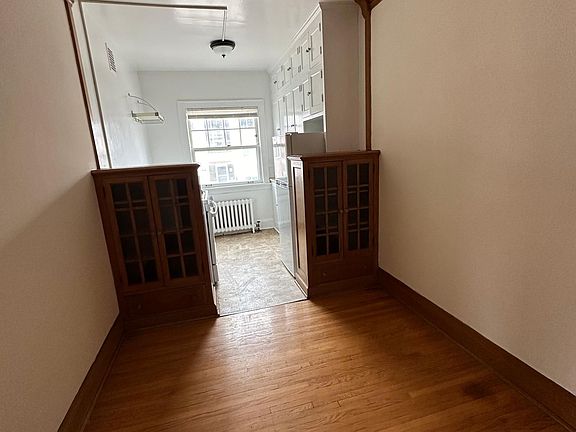 4th image of 3701 Garfield Ave APT 105
