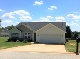 5 Care Ln, Greer, SC 29651