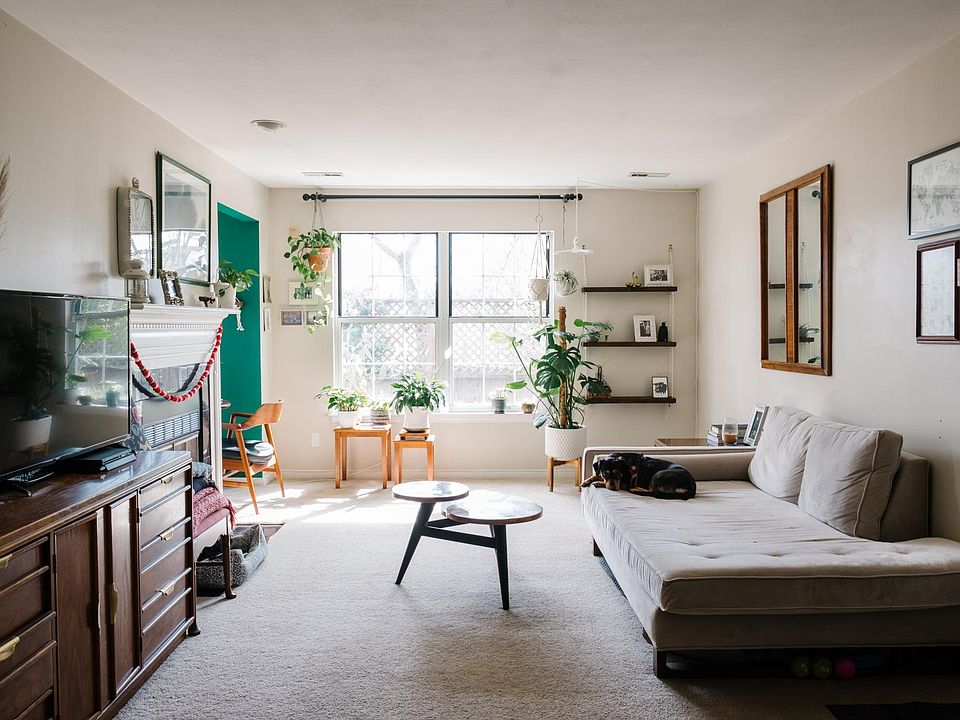 1st image of 4225 W Pine Blvd APT 21