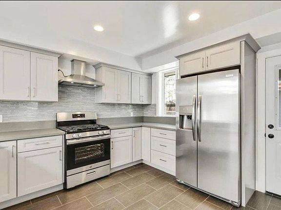 4th image of 1110 N Hill Ave