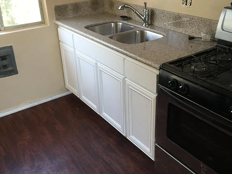 1941 Wilcox Ave #10 — Photo 4