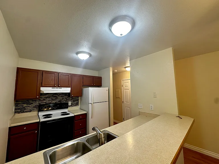 1800 Congress Cir #3 — Photo 3