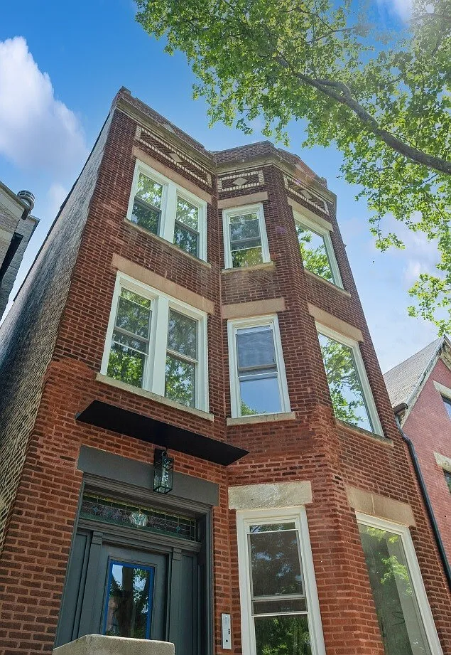 3 bed, 1200 sqft, $2,300 — Photo 1