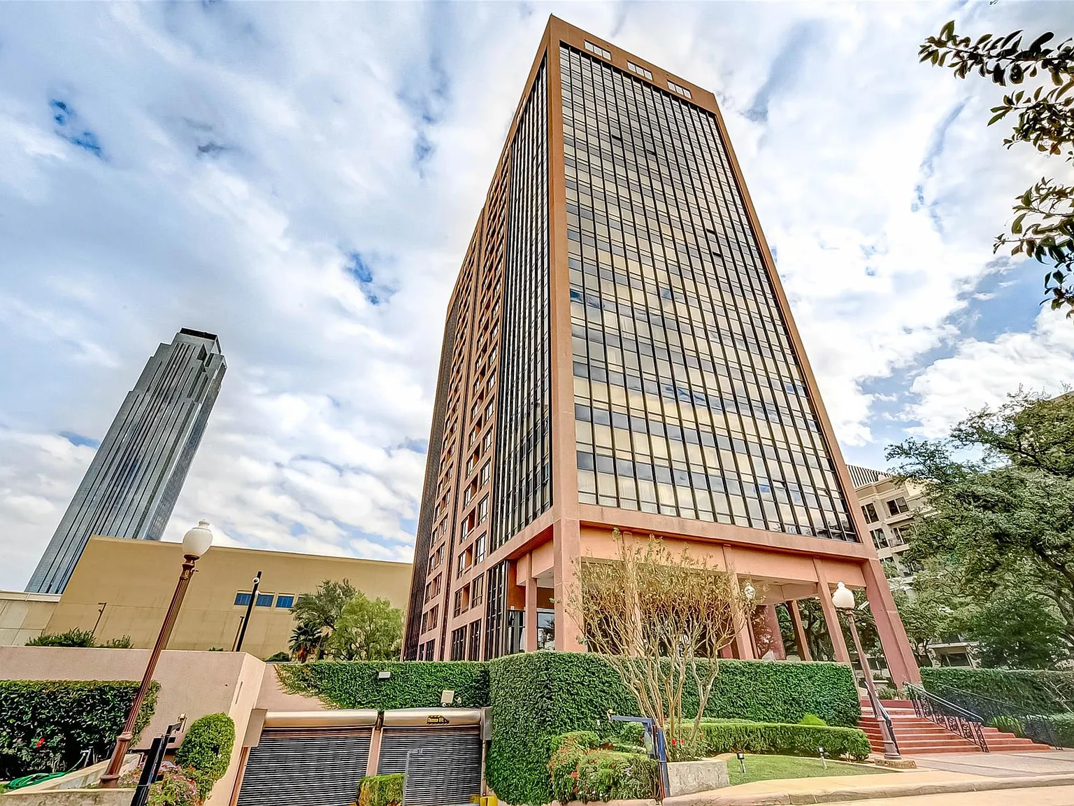 1 bed, 1.0 bath, 973 sqft, $1,650 — Photo 1