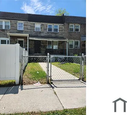 1625 Spruce St — Photo 1